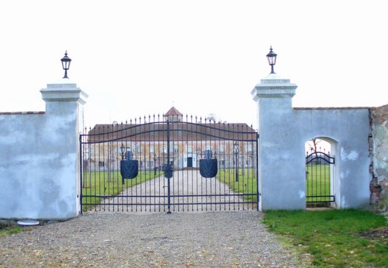 Zámek Vlasatice, Vlasatice, Czechia, Czech Republic (Czechia)